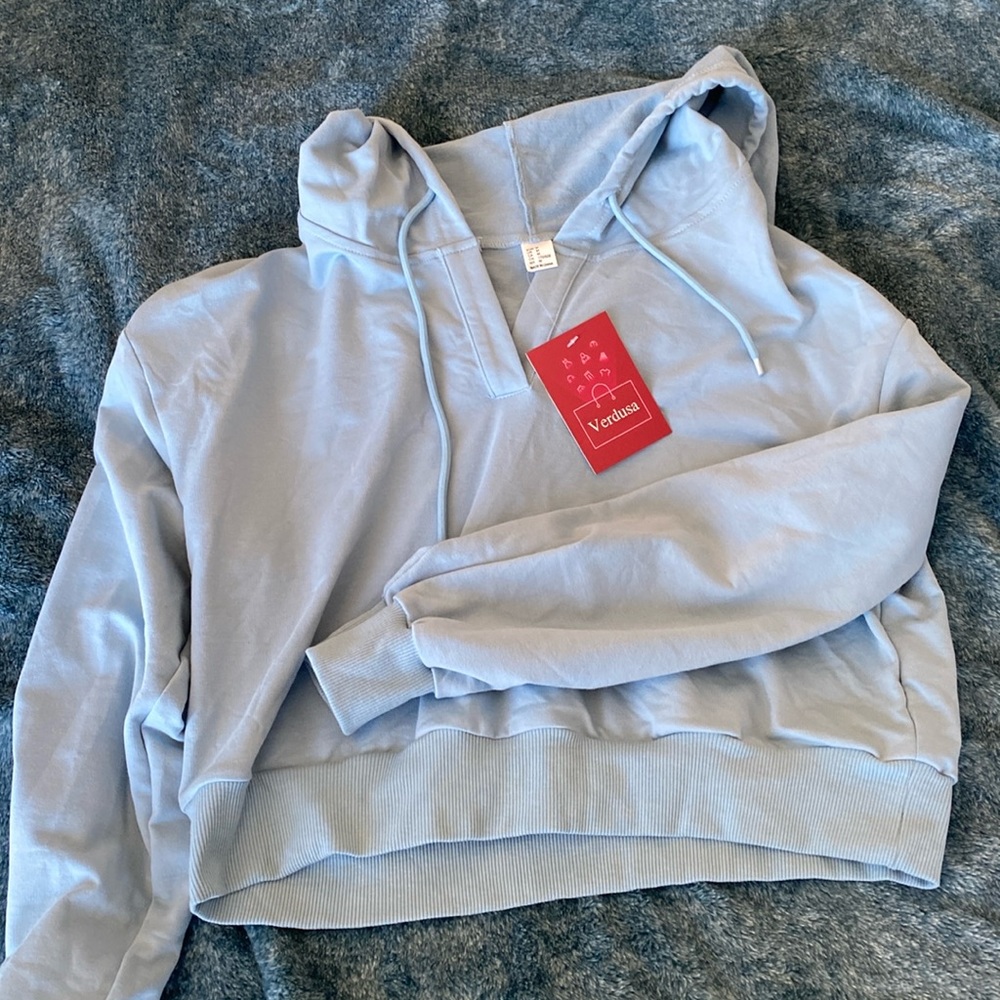 NWT cropped hooded sweatshirt